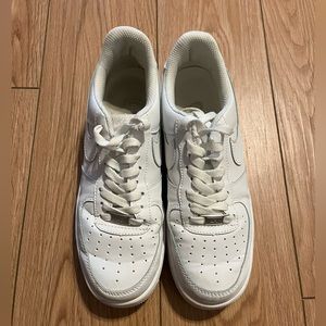 White Nike Air Force